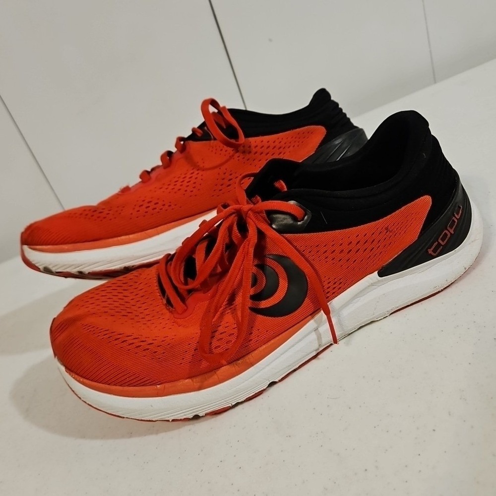 Topo Ultrafly 4 Sneakers Mens Size 12 Athletic Running Shoes Red/Black EUC (S178